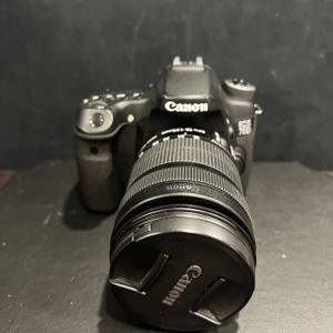 Canon EOS 70D 20.2MP Digital SLR Camera and EFS 18-135mm Macro Lens  LS(320991)