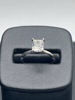 18K White Gold Solitaire Size 4.75   LS(324659)