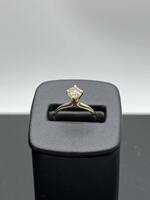  18K Yellow Gold Ring with .69 Carat Diamond Solitaire Size 5.5    LS(328078)