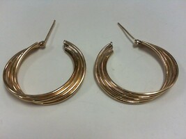 Ribbed Hoop Earrings - YG - 1 1/4" x 1 1/4" - 14K - PPSKN