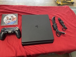 Sony PS4 - 500gb w Controller - Cords & Madden 22 - PPSKN