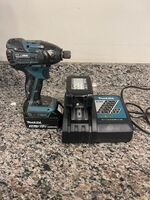 Makita XDT08 Impact Drill With Charger and Two Batteries SPB-JB 331064