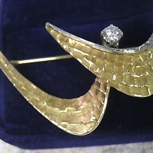 Yellow Gold cavelti custom made Broach 9.57g/18kt 