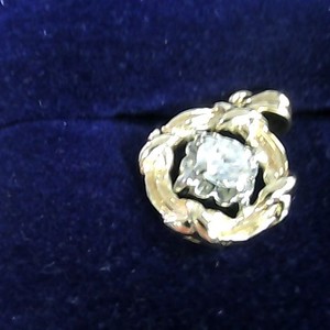 v-116 14k 1.7g .27ct dia pendant 