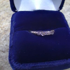 Female Gold Band Ring 1.9g/10kt 