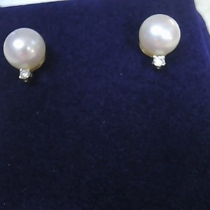 Yellow Gold Diamond Studs Earrings 1.35g/14kt Diamond and Pearl