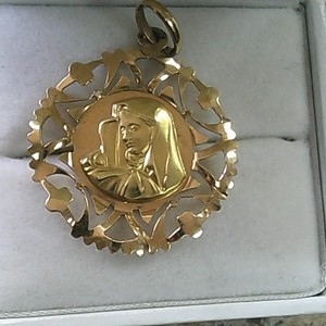 Gold Pendant 2.75g/18kt 