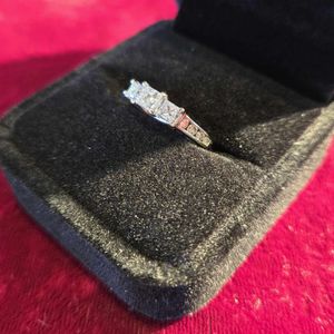 V-93 Gold Ring 3.28g/14kt 