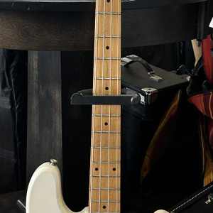 samick bass guitar