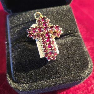V-99 14k 5.1g 1.54ct tw garnet cross pendant 