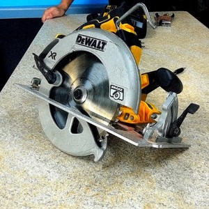 Dewalt DCS570B