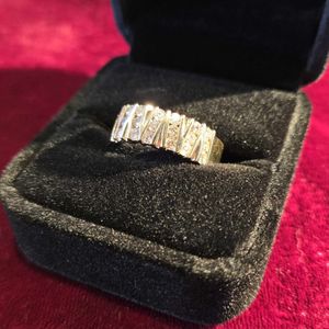 Size 10 V-97 14k 5.7g 1.05ct dia ring  