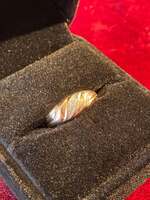 Size 8.5 10k 1.27g gold band 