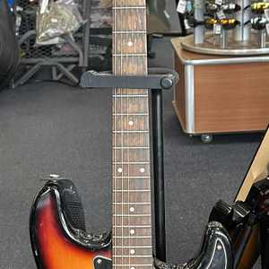 Squier Strat