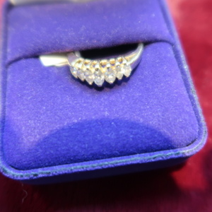 V-19 Female Yellow Gold Band Ring > 14kt 3.9g .32ct  