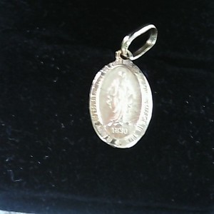 10k 1.07g St Marry pendant  