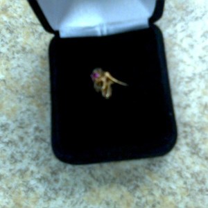 Yellow Gold Select Ring > 10kt pink stone ring