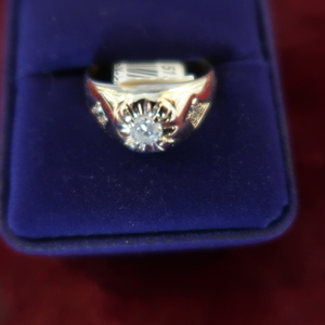 V-16 Yellow Gold Select Ring > Sz:.58ct dia rg 10kt 