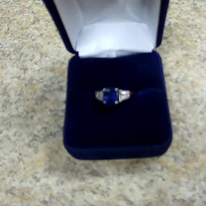 v-101 Female White Gold Select Ring > 4.6g/14kt sapphire ring