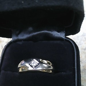 Female Yellow Gold Solitare Ring > 2.31g/10kt 