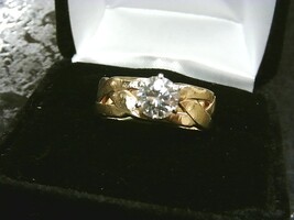  14kt Yellow Gold 1 caret Diamond Solitarie Ring.  Beautiful Diamond!!! $2395.00